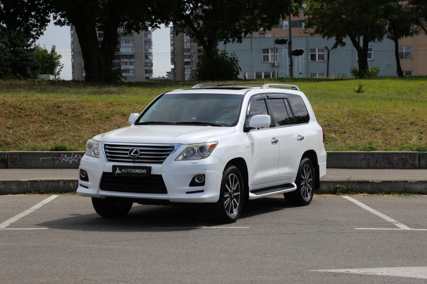Lexus LX