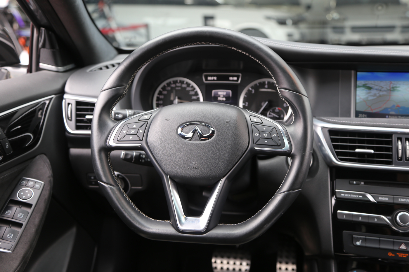 Infiniti Q30