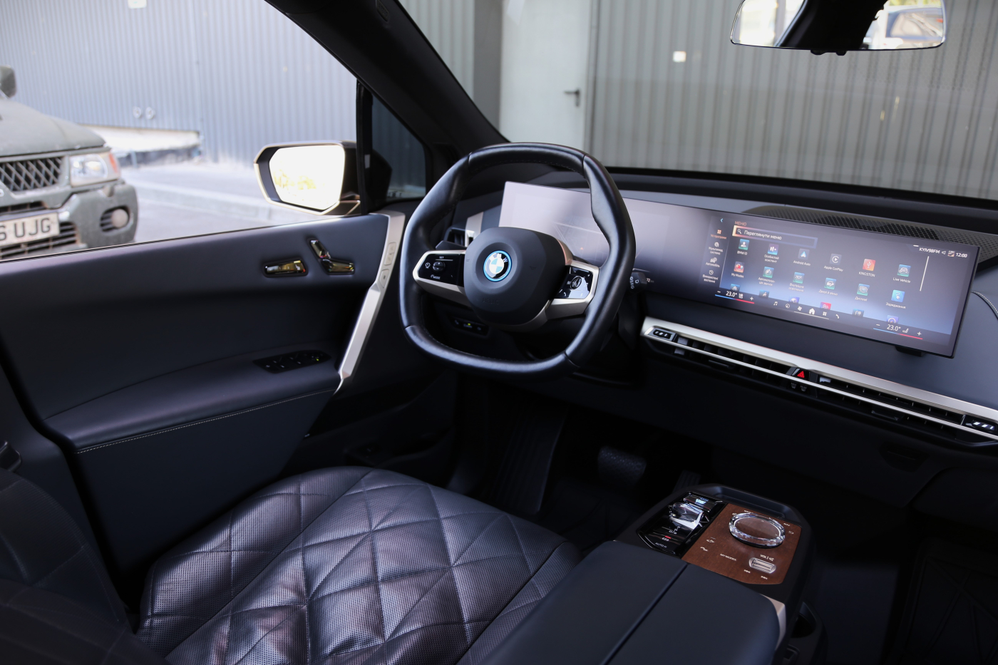 BMW iX