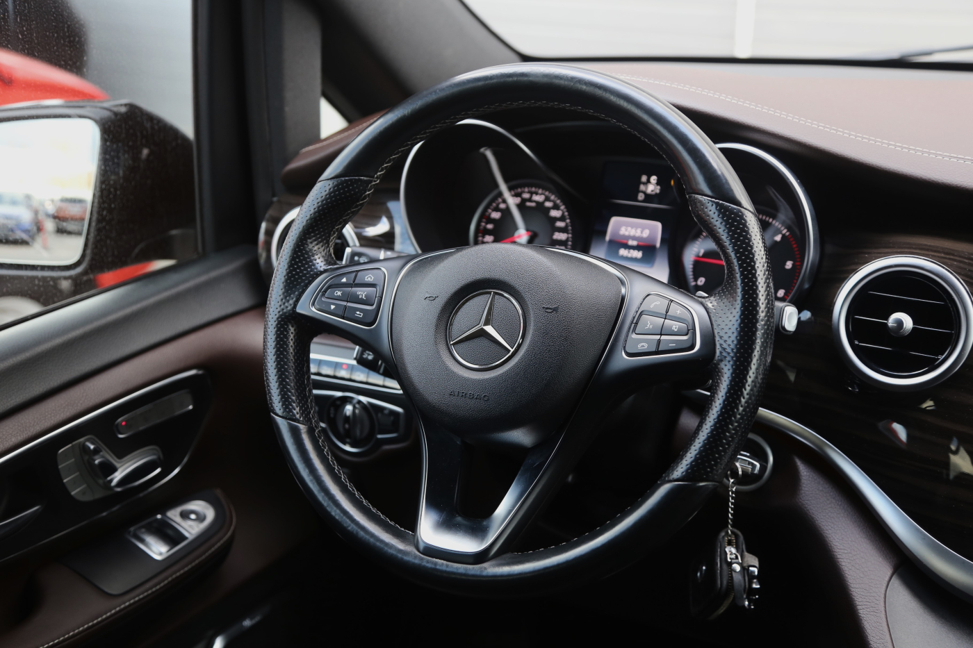 Mercedes-Benz V-Class