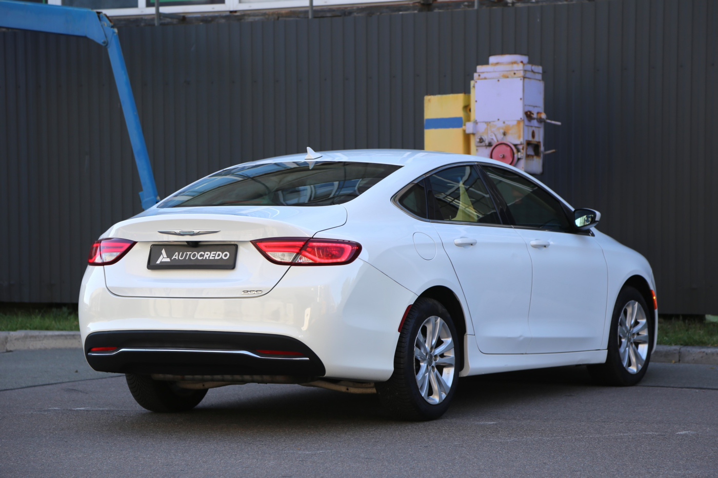 Chrysler 200
