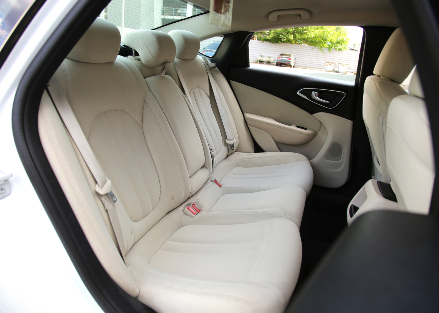 Chrysler 200