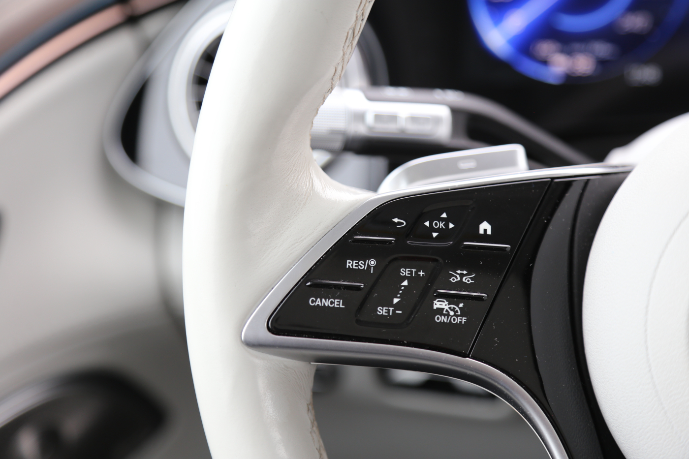 Mercedes-Benz EQS SUV