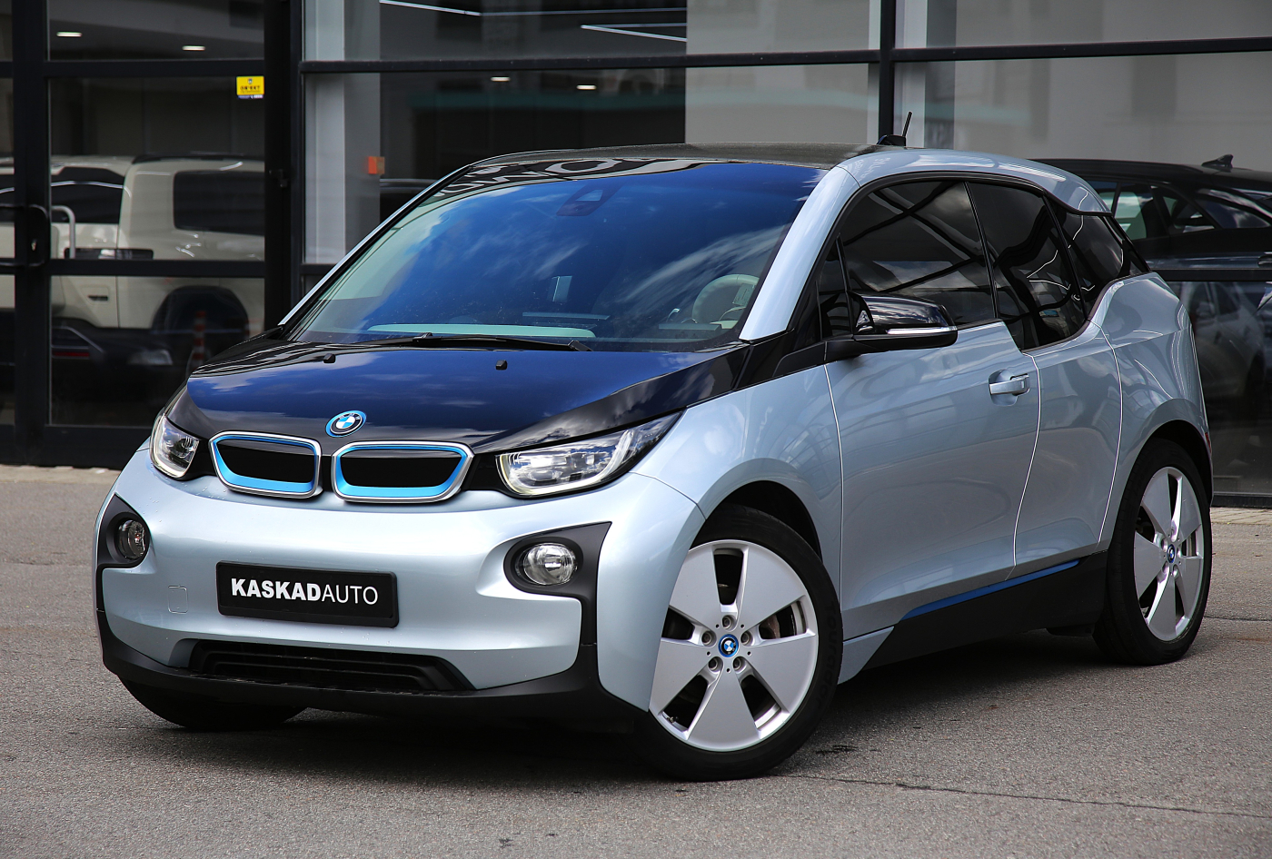 BMW I3