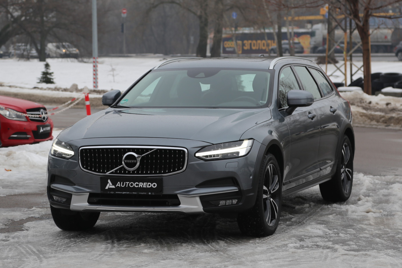 Volvo V90