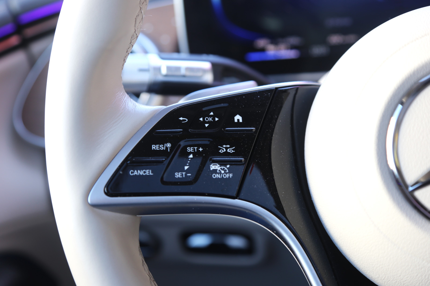 Mercedes-Benz EQS SUV