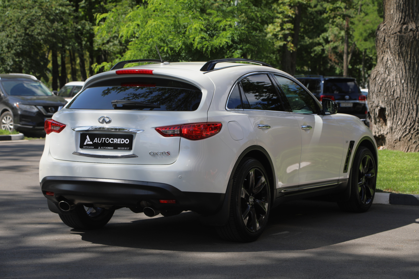 Infiniti QX70