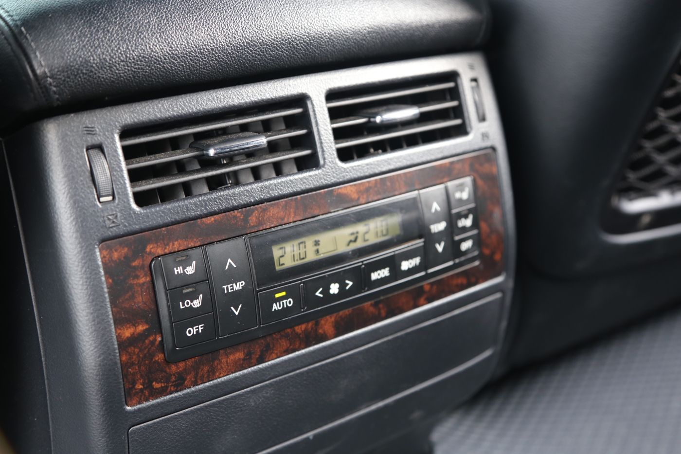 Toyota Land Cruiser (все)