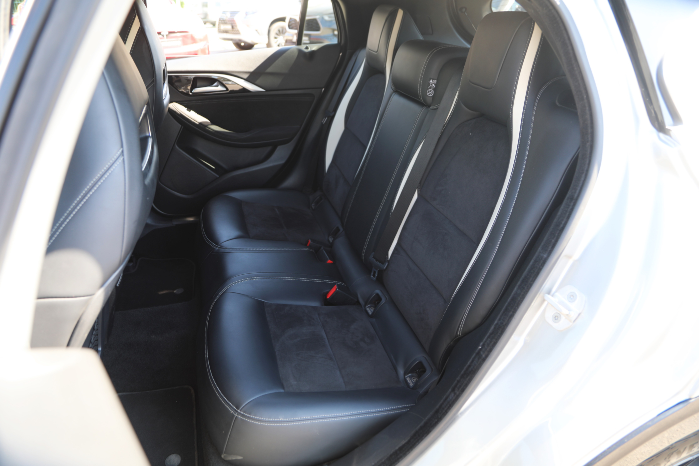 Infiniti Q30