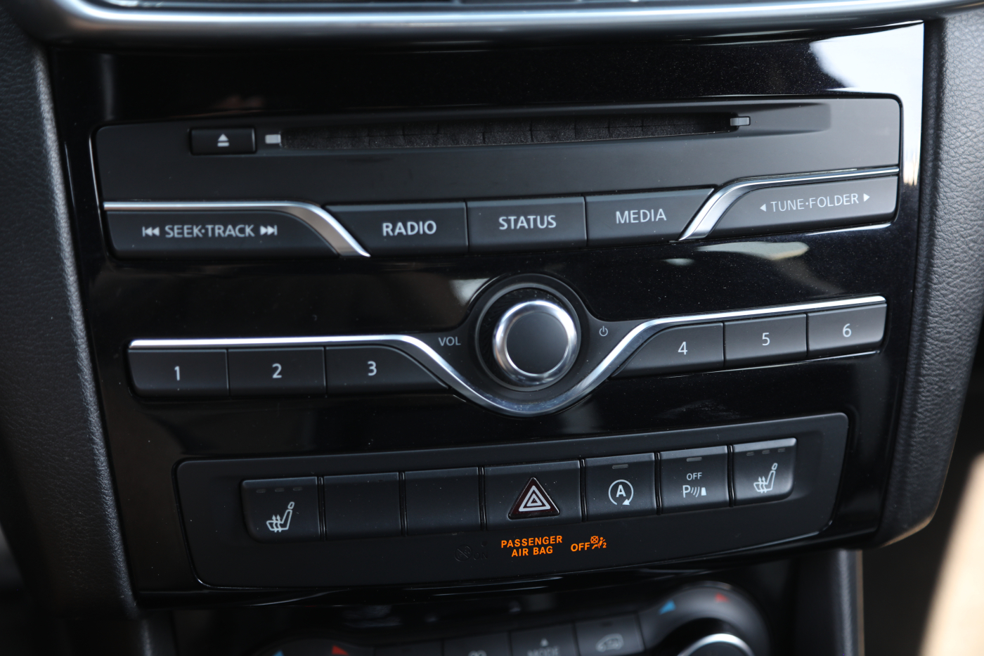 Infiniti Q30