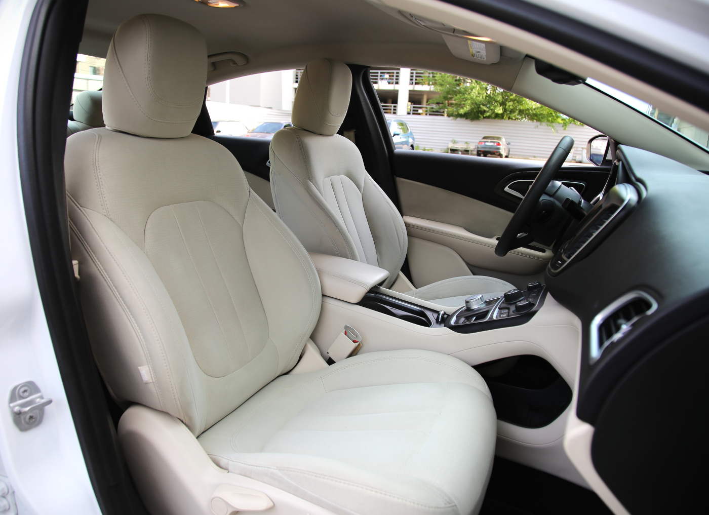 Chrysler 200