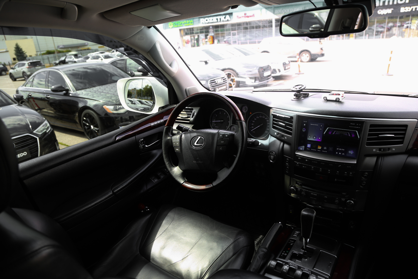 Lexus LX
