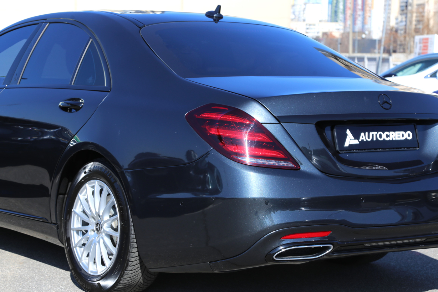 Mercedes-Benz S-Class