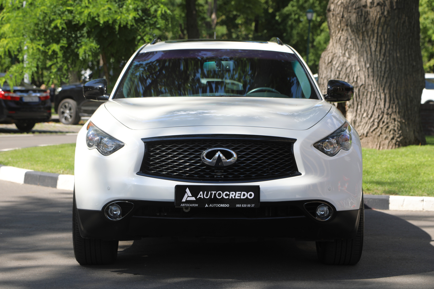 Infiniti QX70