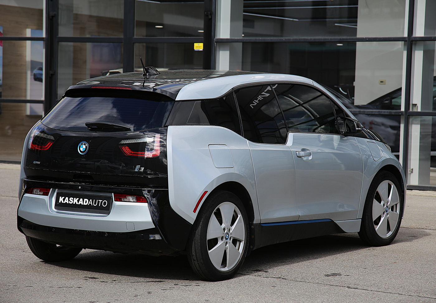 BMW I3