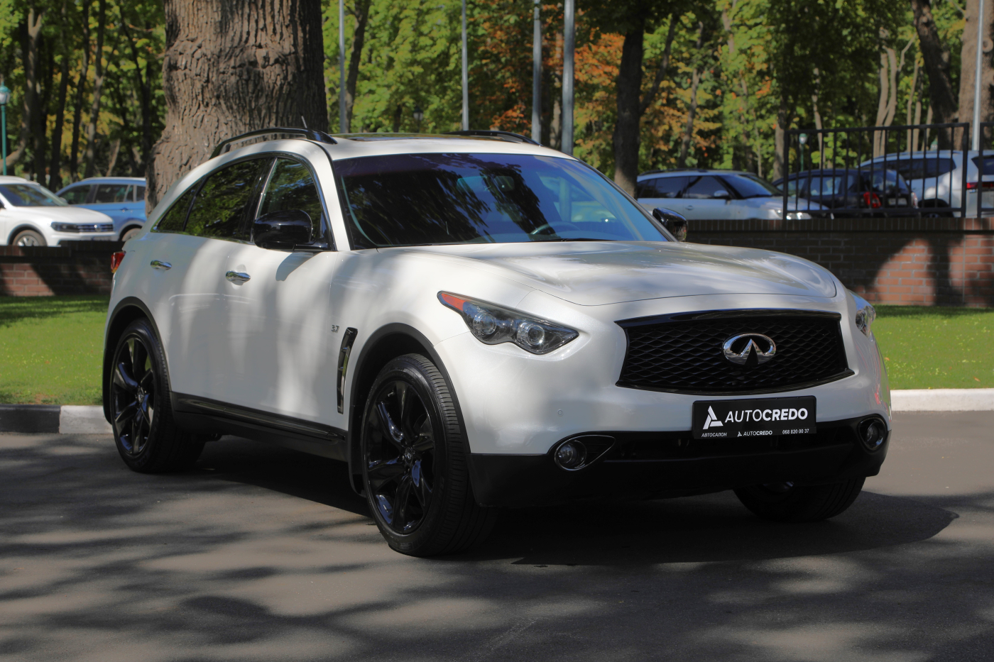 Infiniti QX70