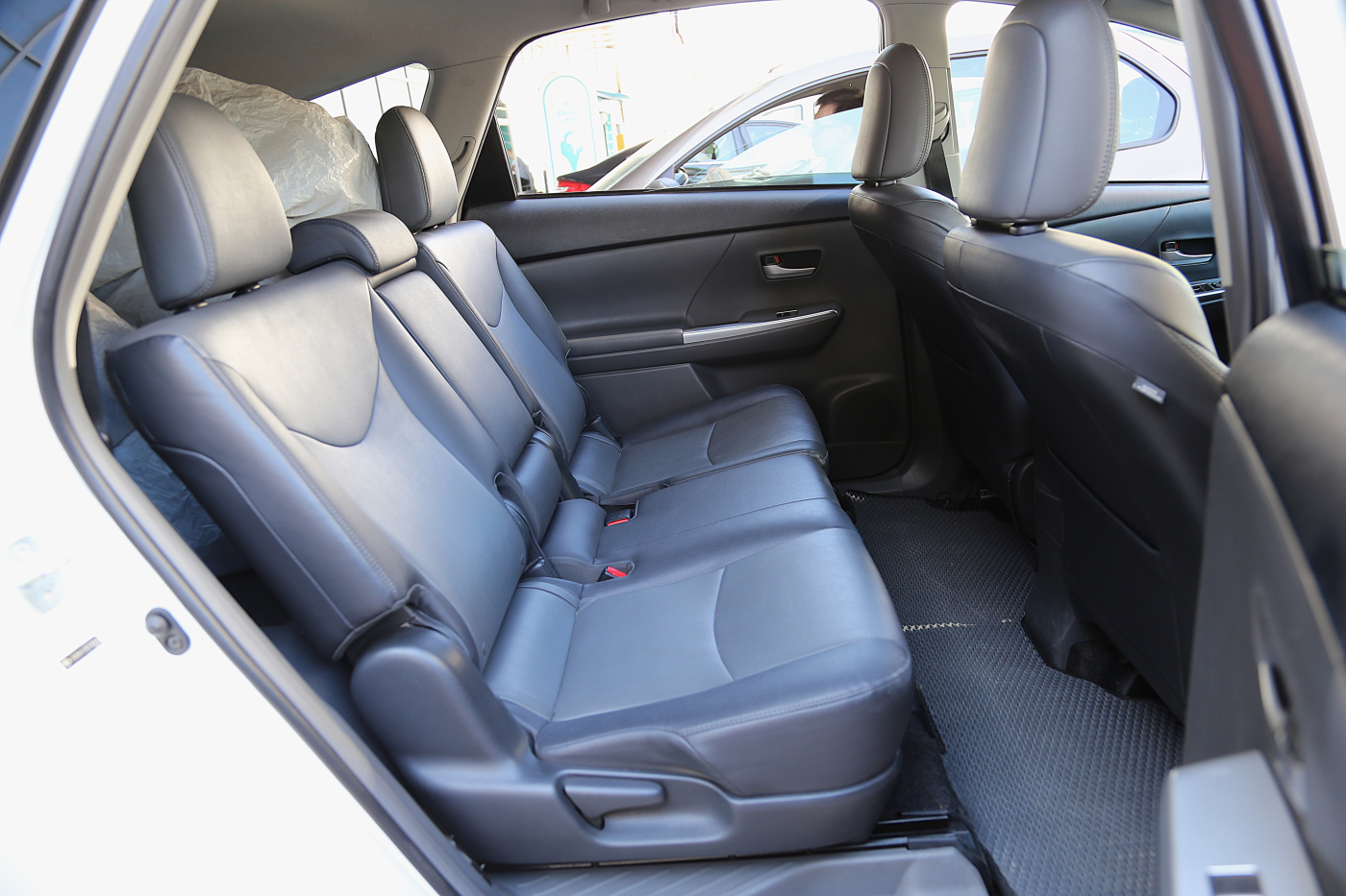 Toyota Prius v
