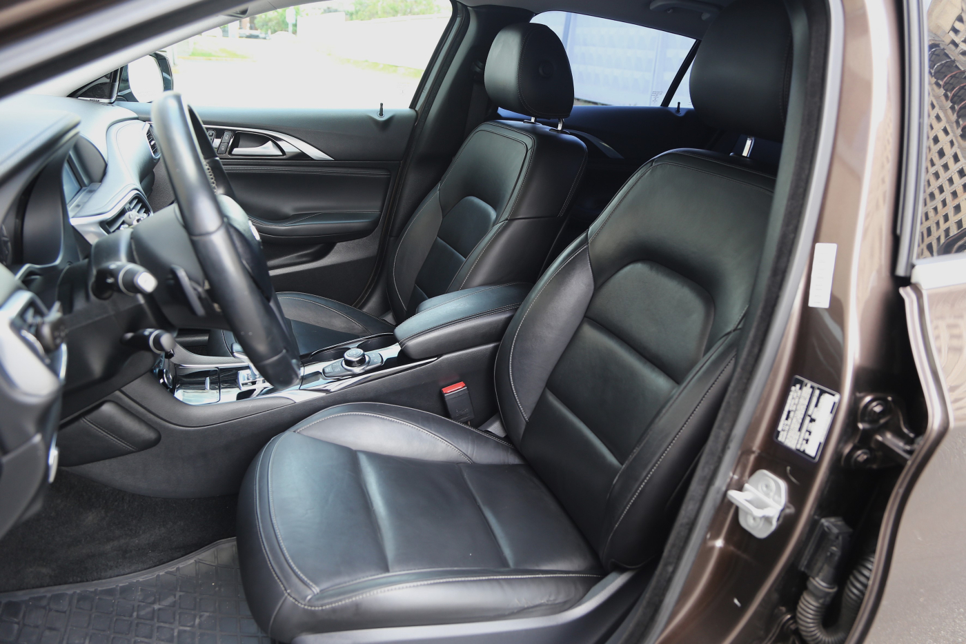 Infiniti QX30