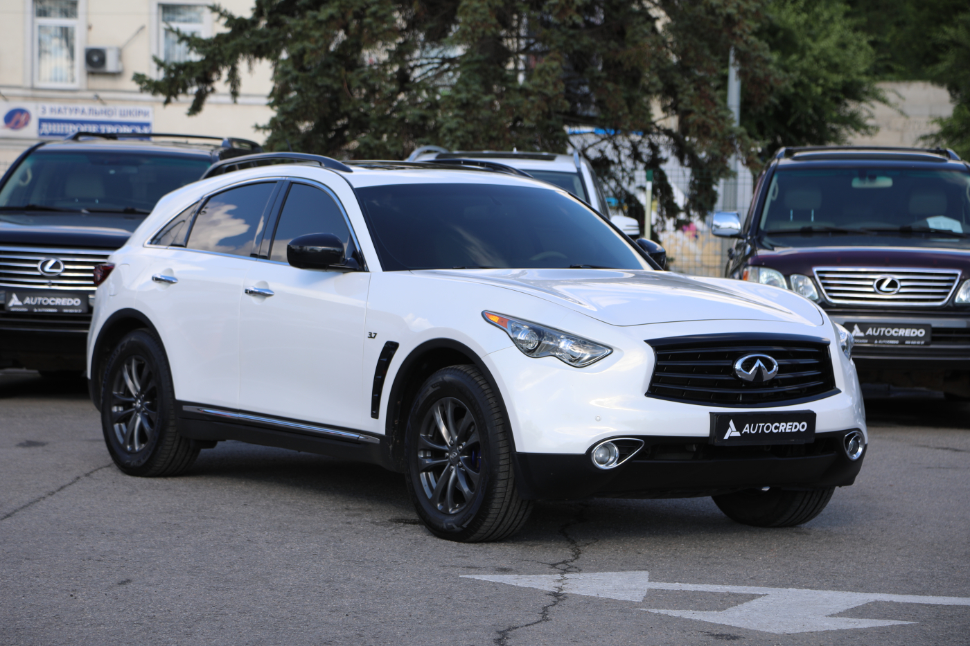Infiniti QX70