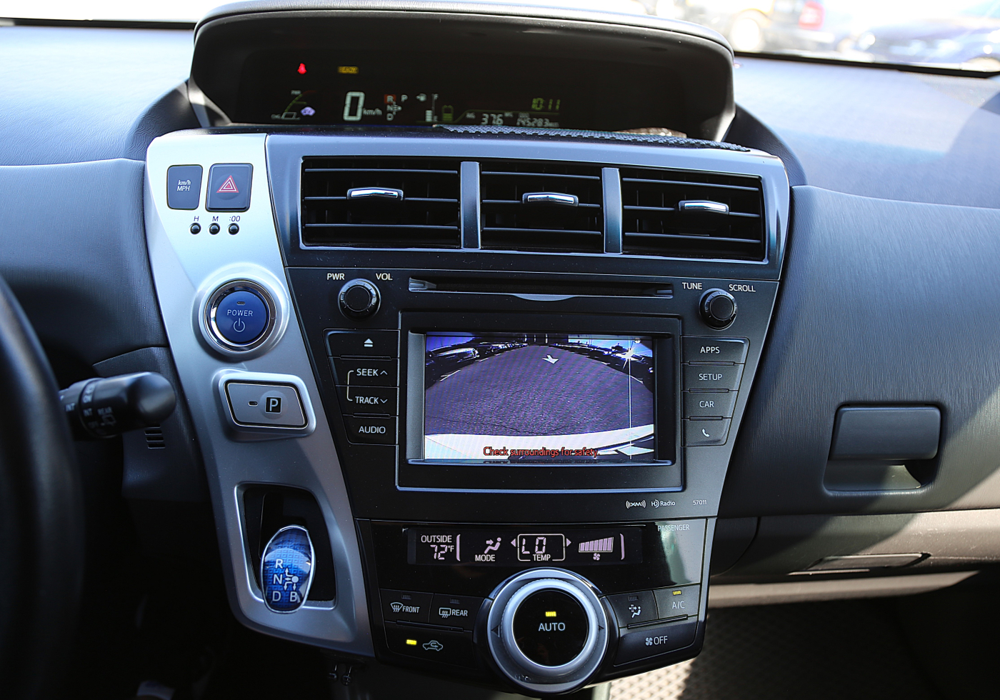 Toyota Prius v