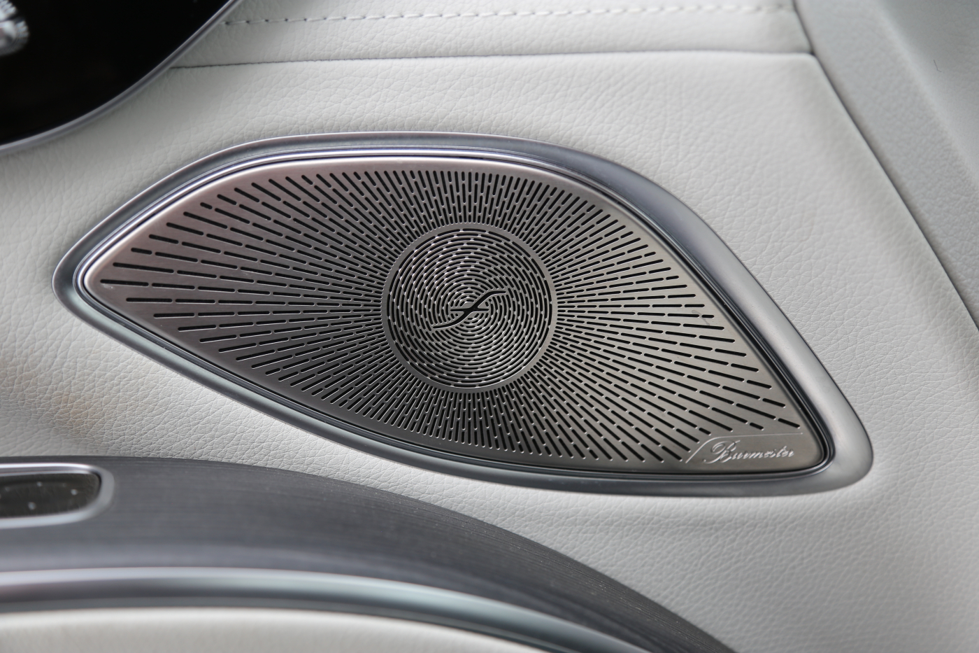 Mercedes-Benz EQS SUV