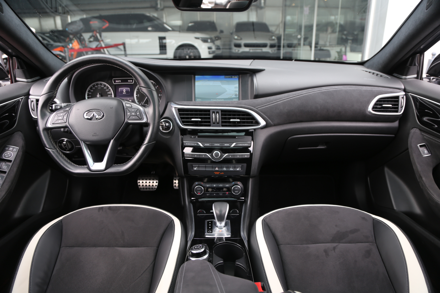 Infiniti Q30