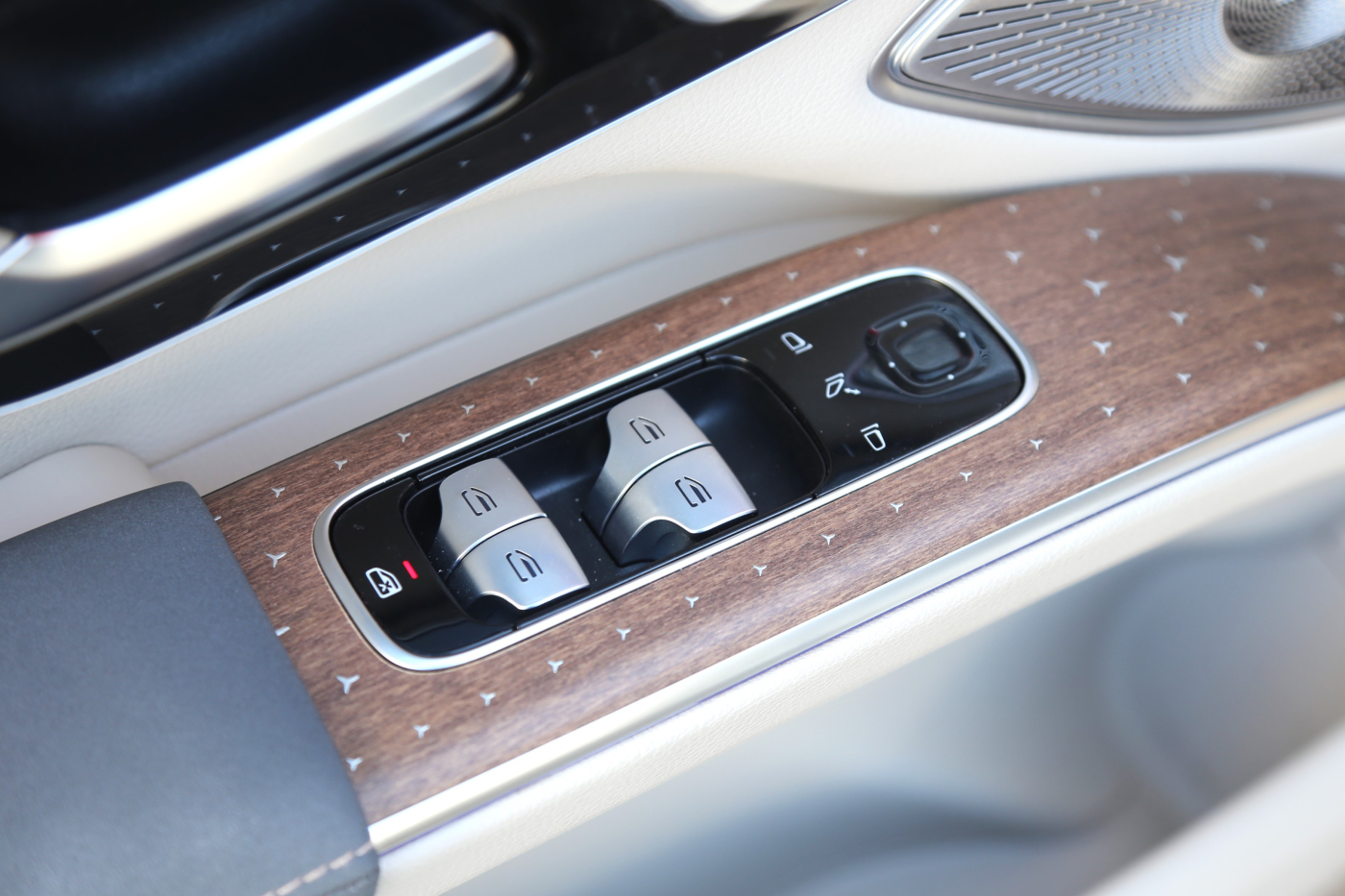 Mercedes-Benz EQS SUV