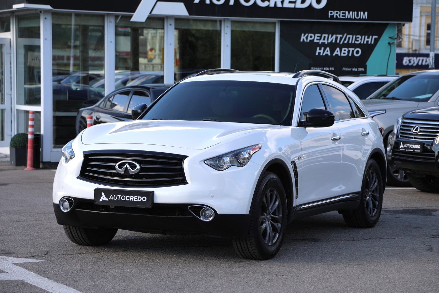Infiniti QX70