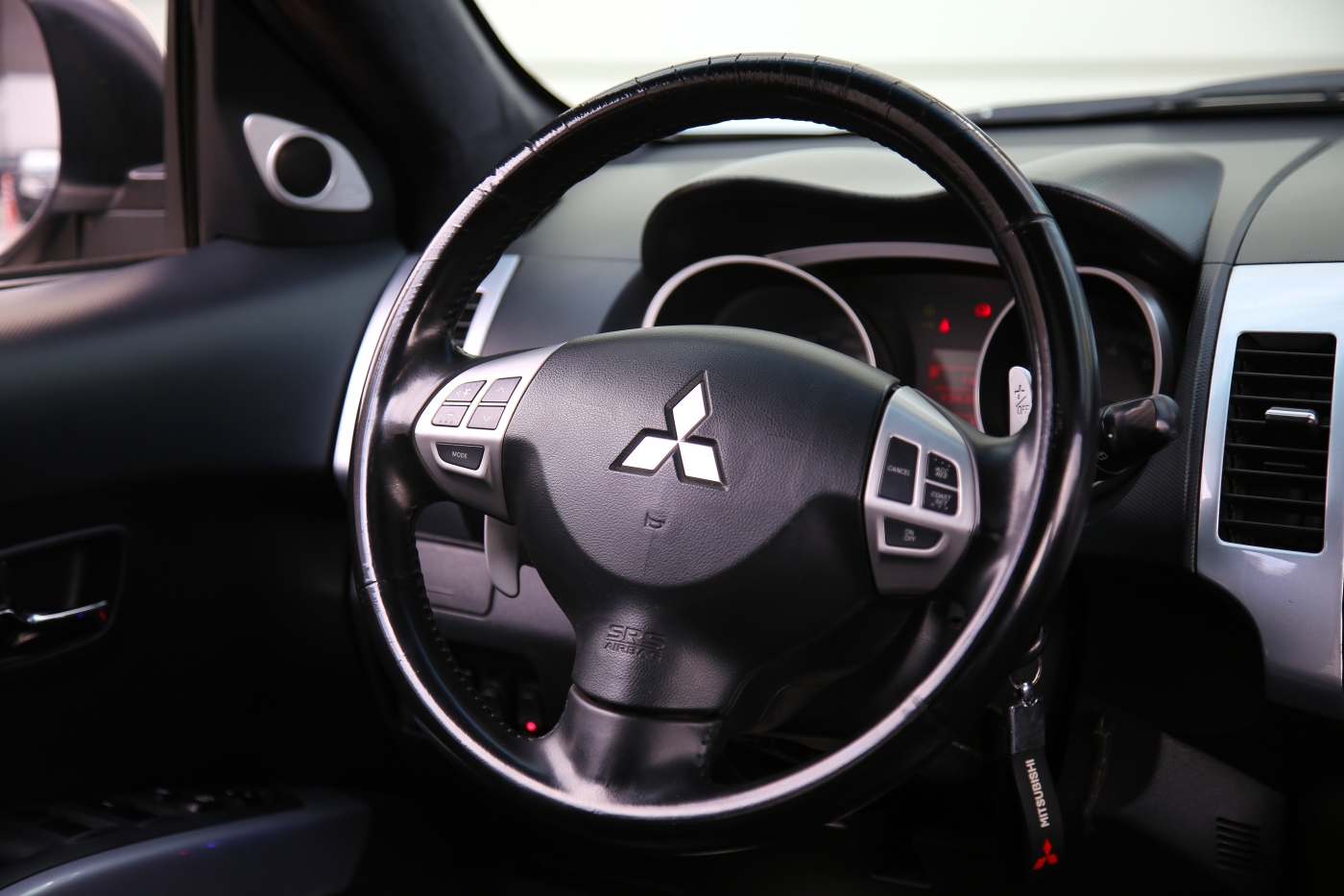 Mitsubishi Outlander XL