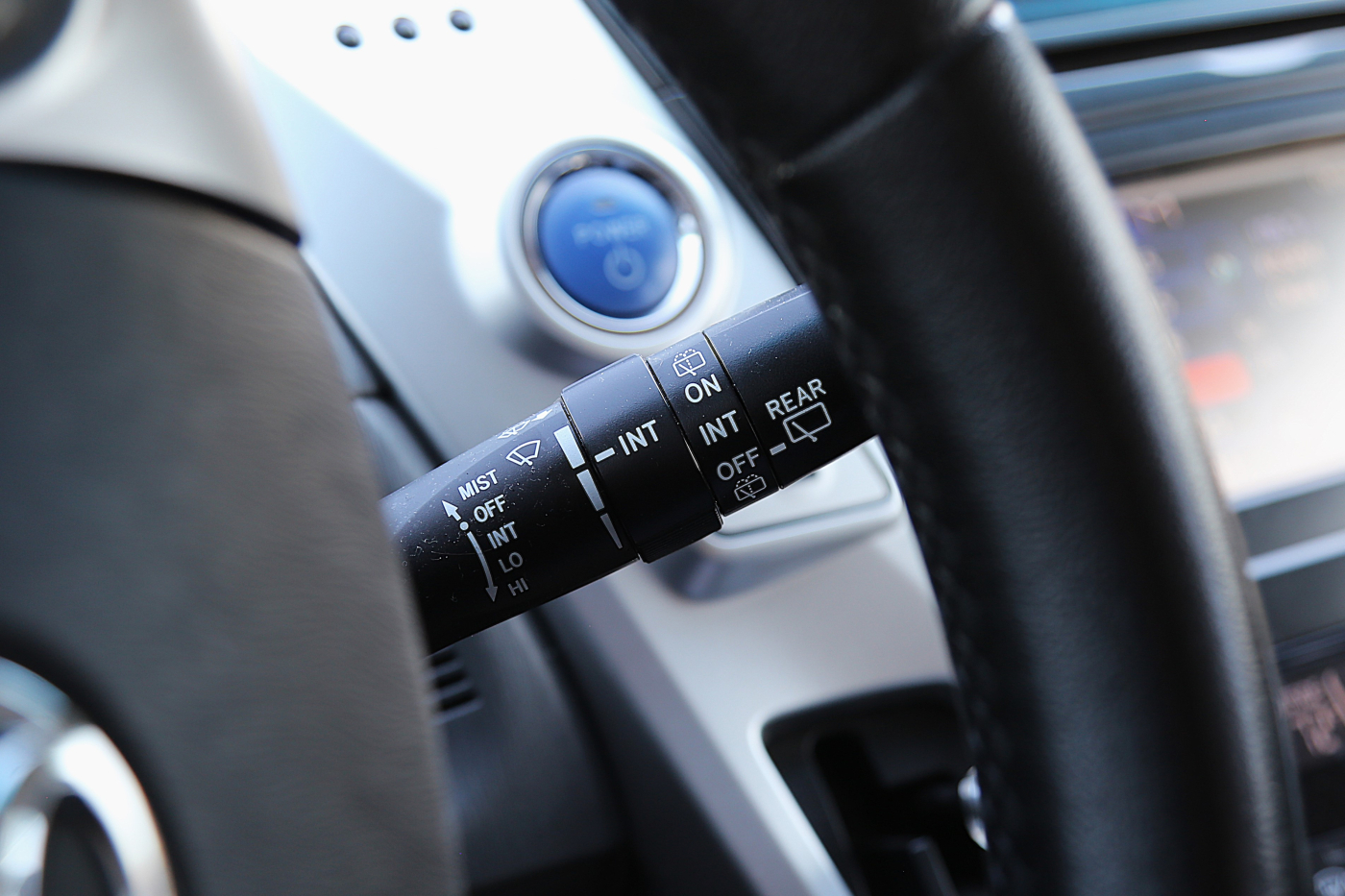 Toyota Prius v