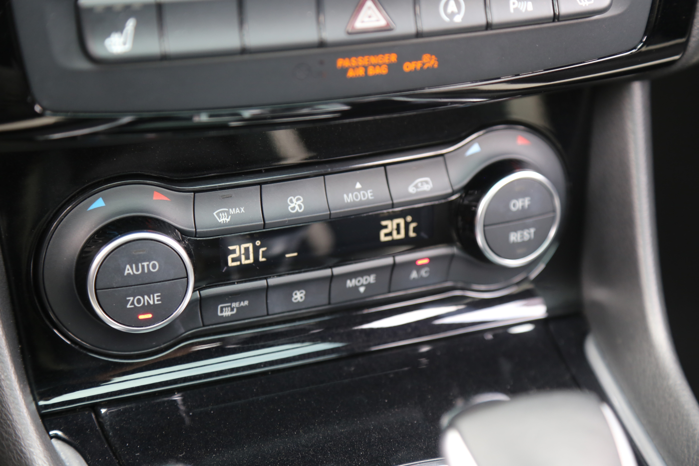 Infiniti Q30