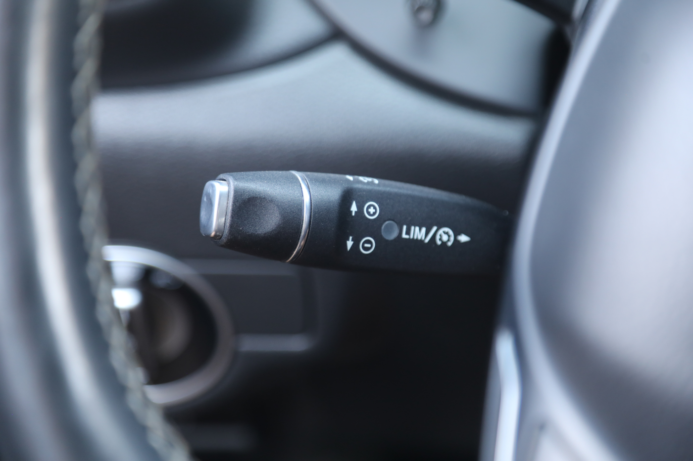 Infiniti Q30