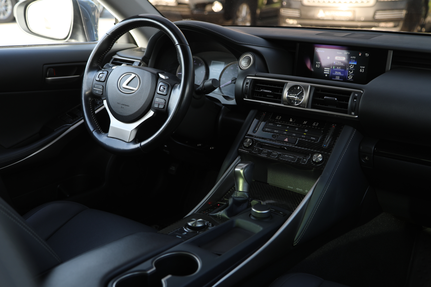 Lexus IS