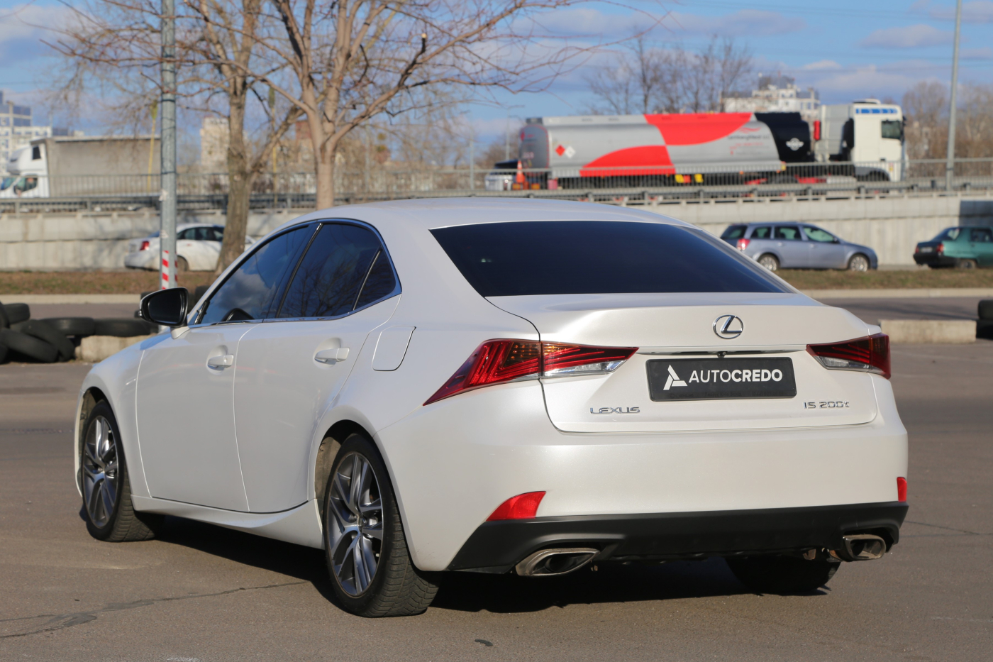 Lexus IS