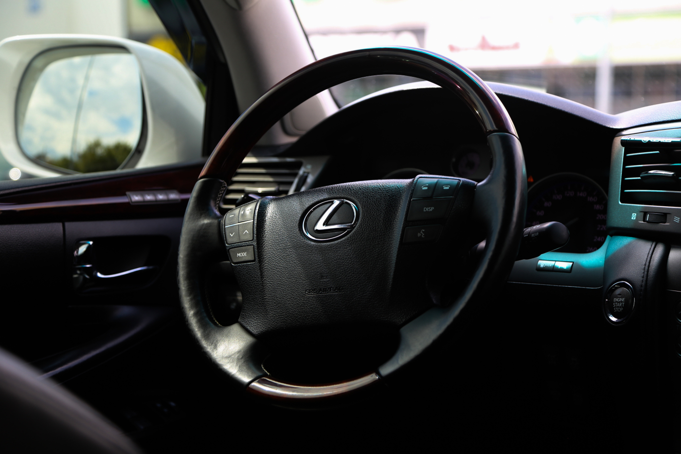 Lexus LX
