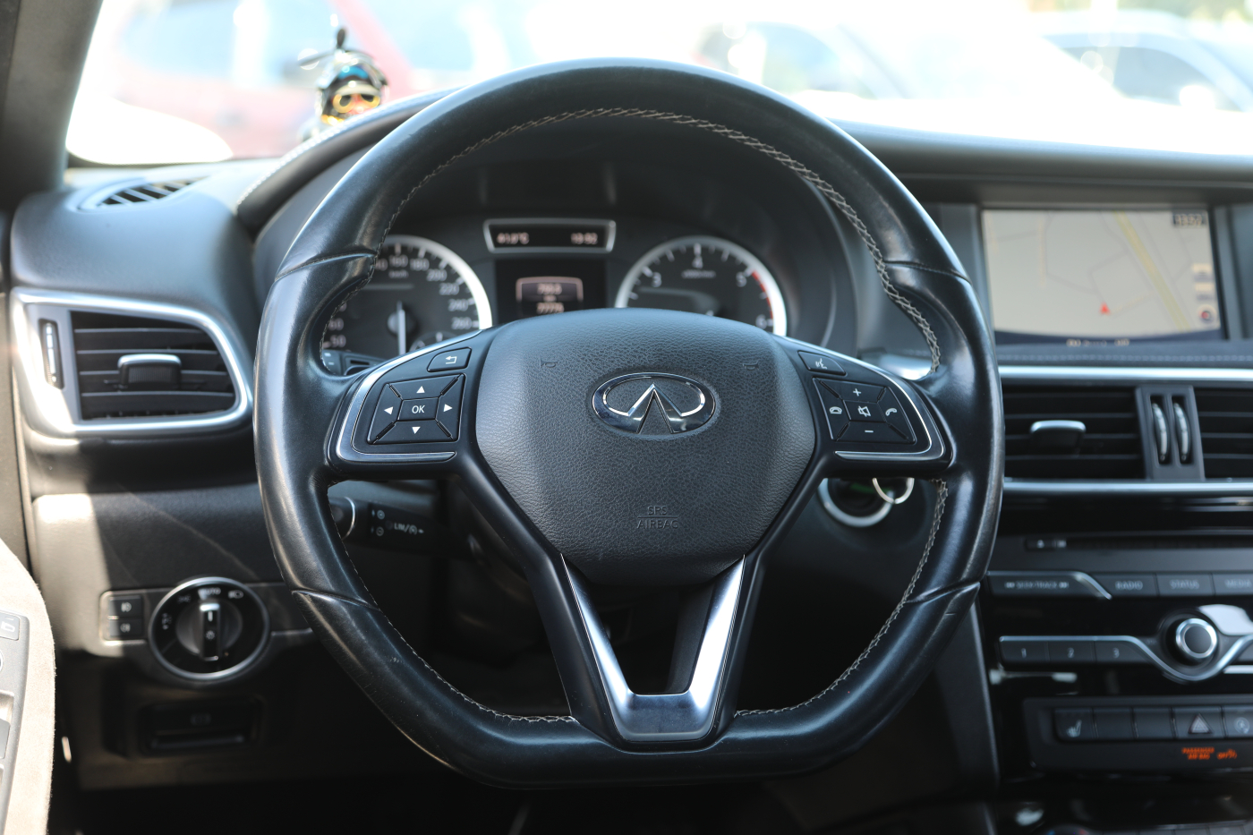 Infiniti Q30