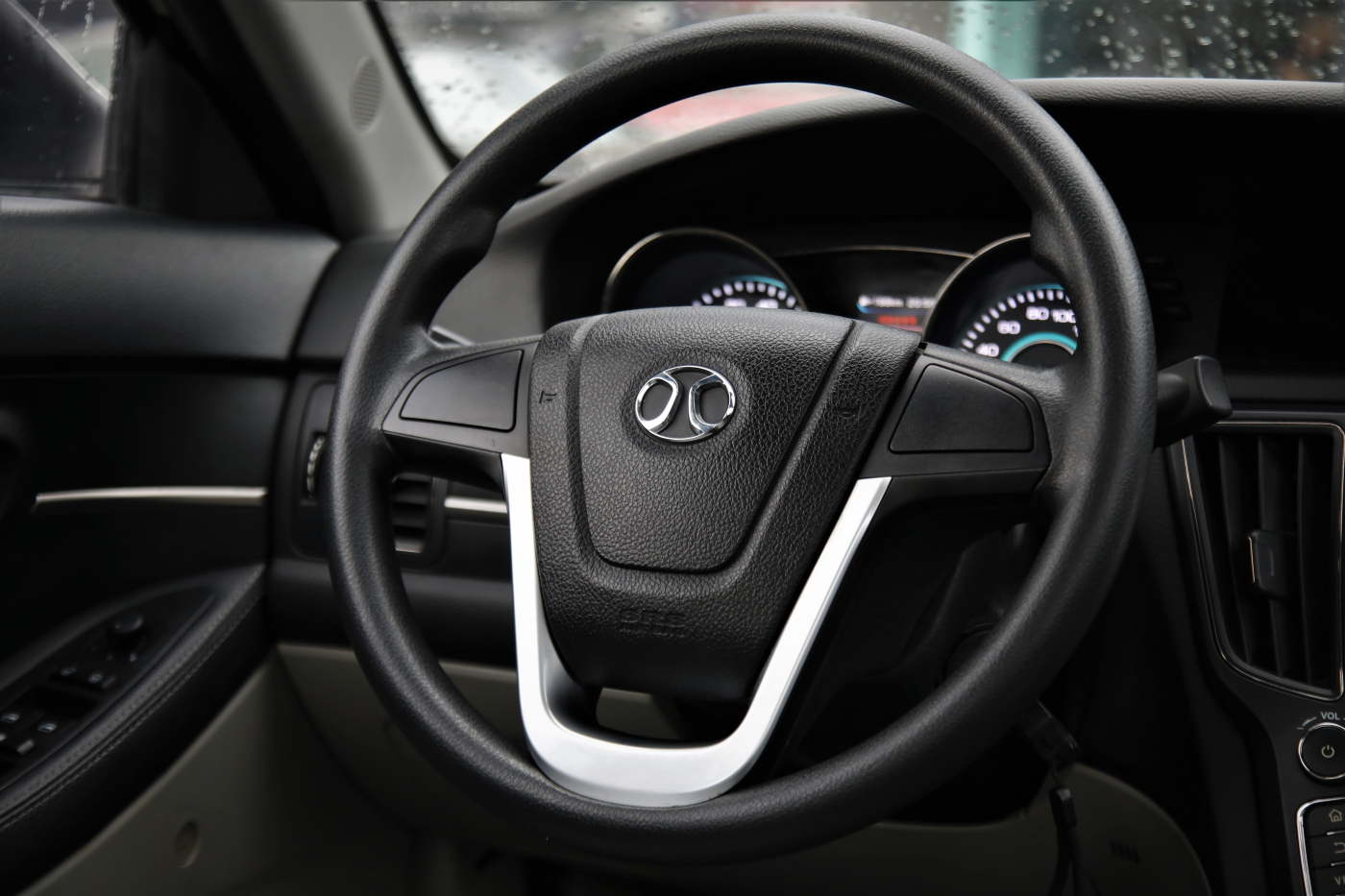 BAIC EU260