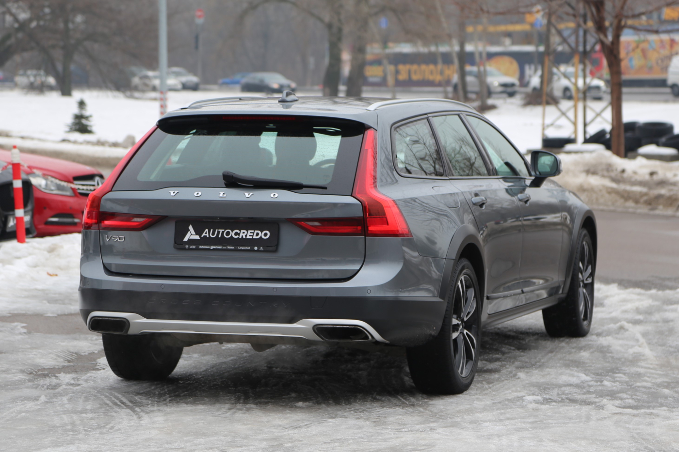 Volvo V90
