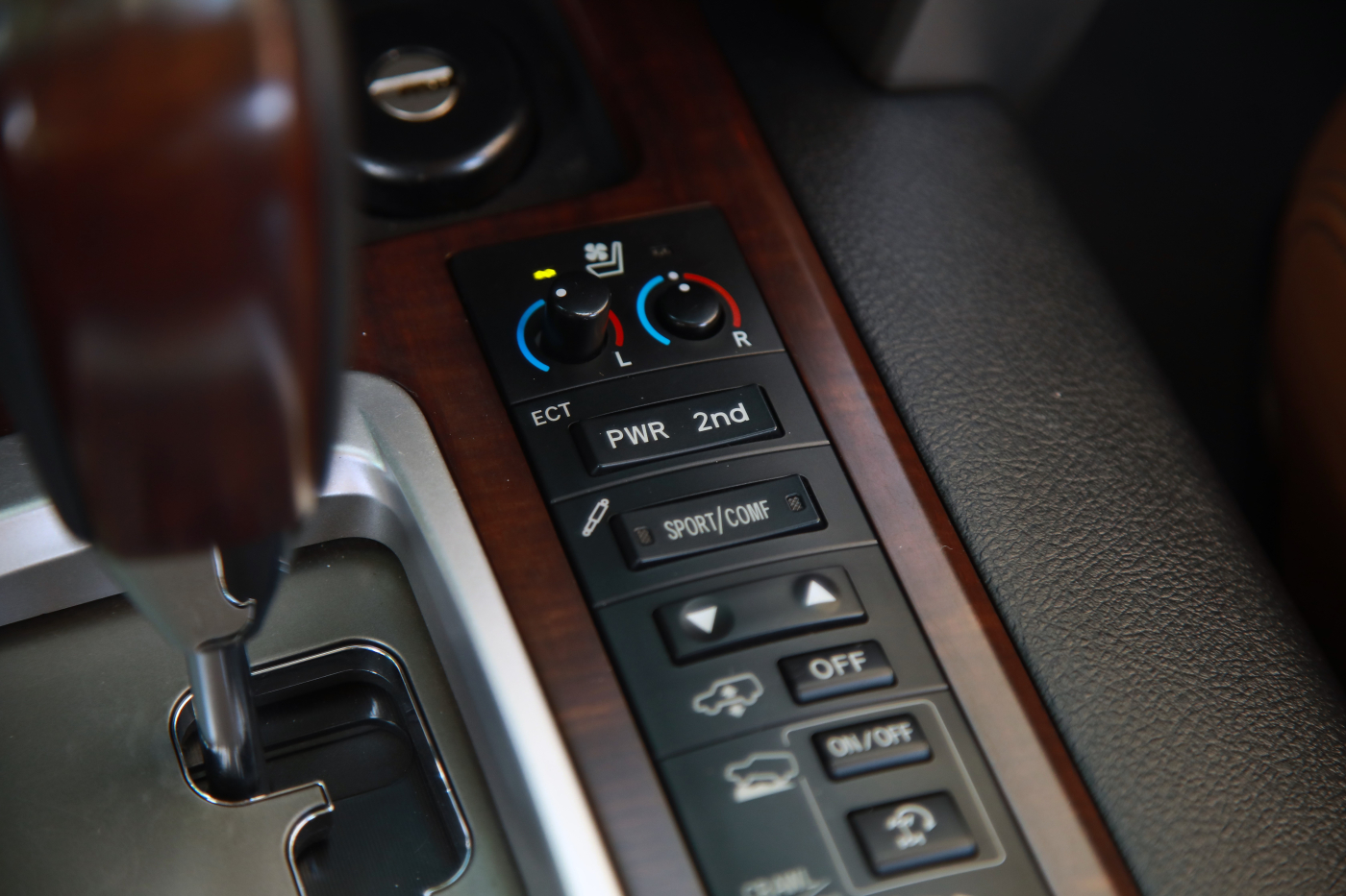 Toyota Land Cruiser (все)