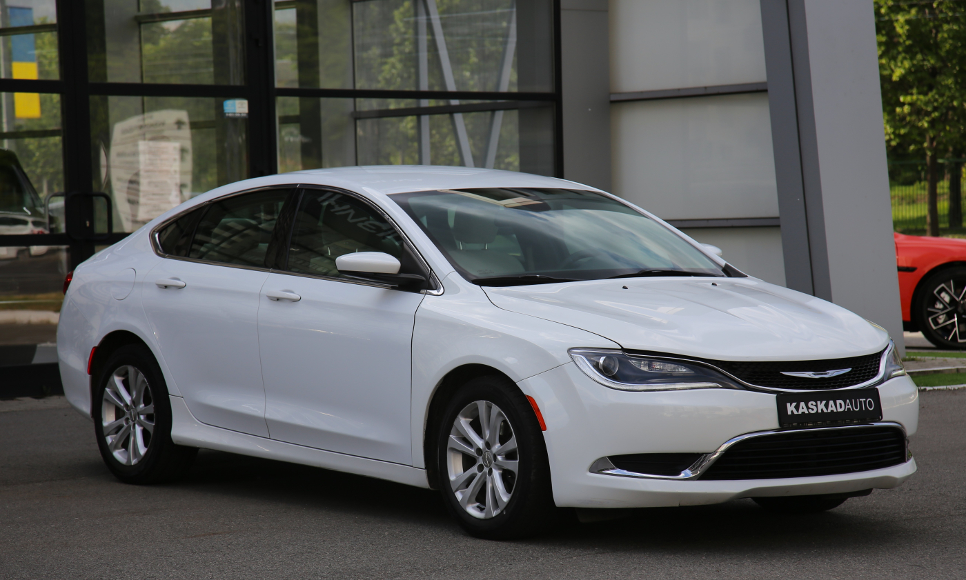 Chrysler 200