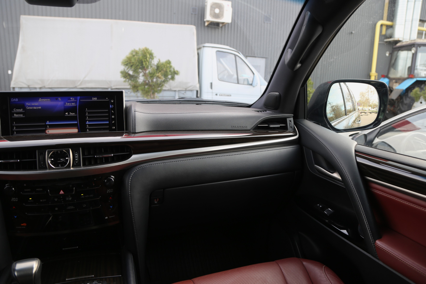 Lexus LX