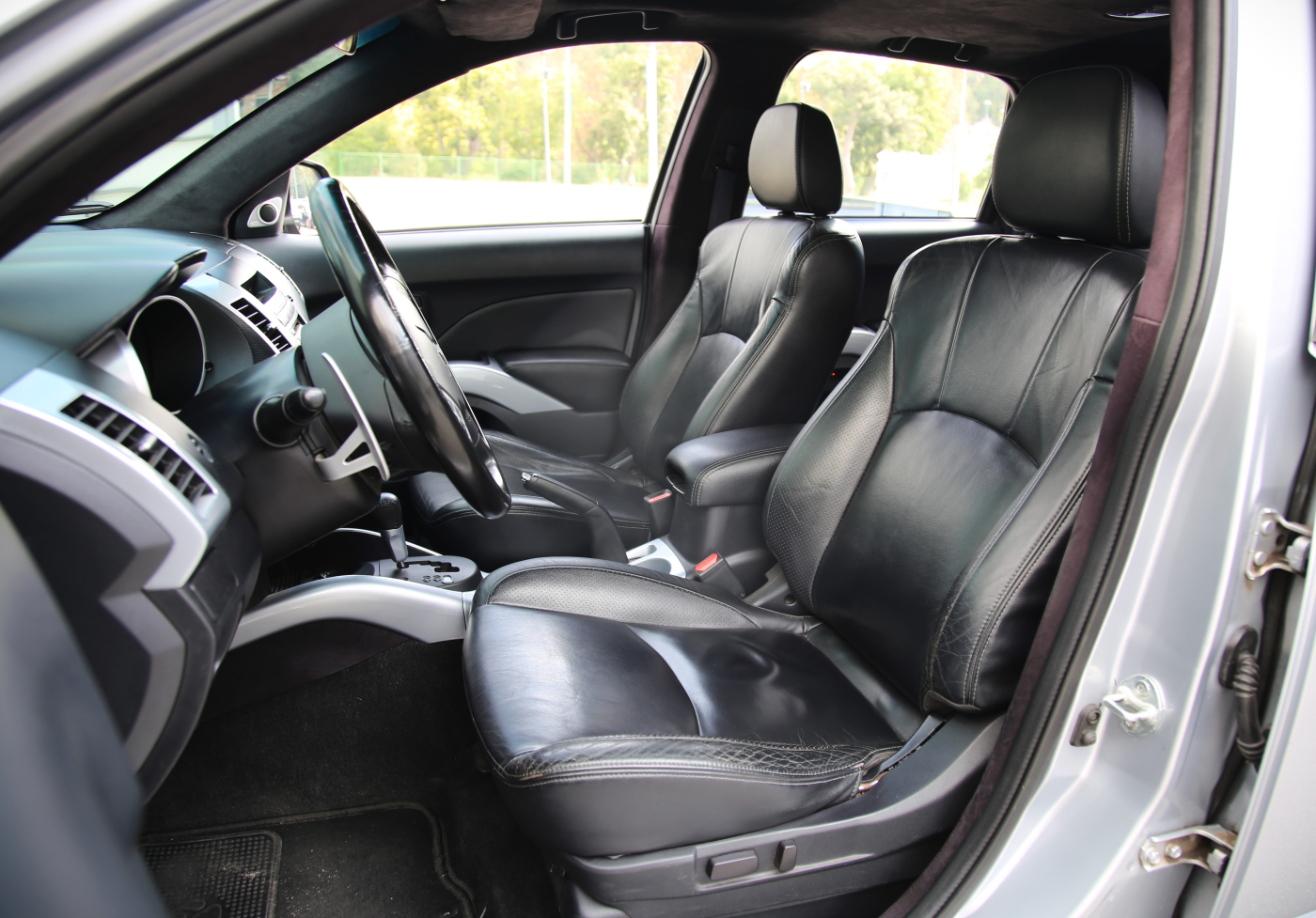 Mitsubishi Outlander XL