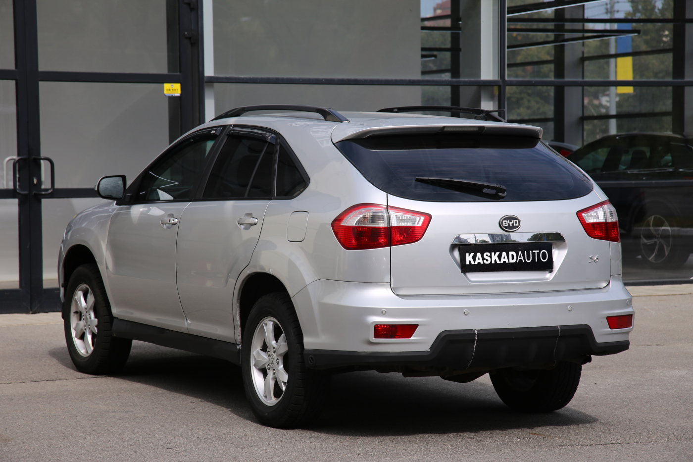BYD S6