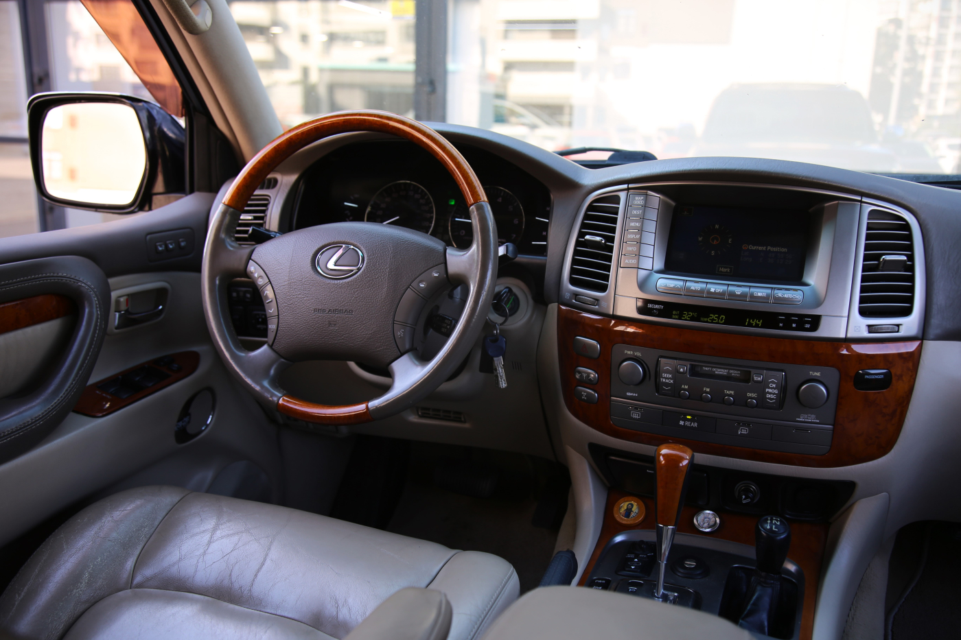 Lexus LX