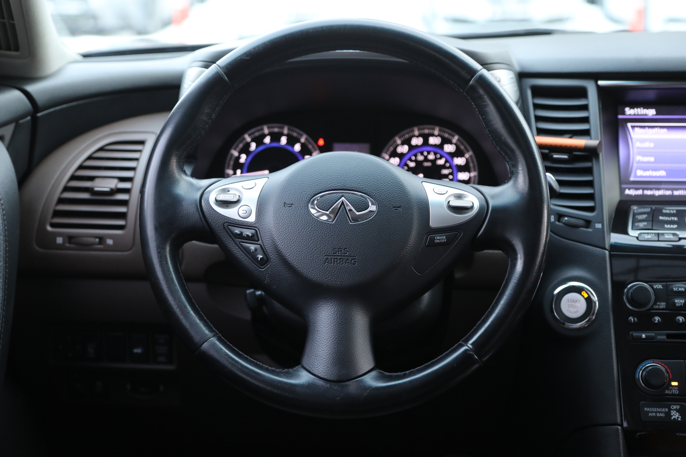 Infiniti QX70