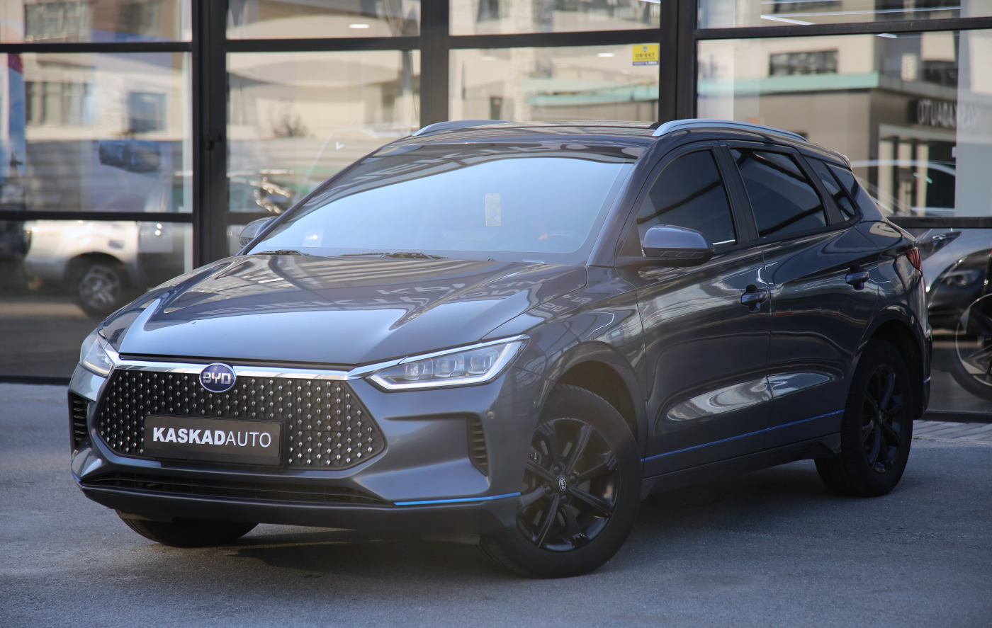 BYD E2