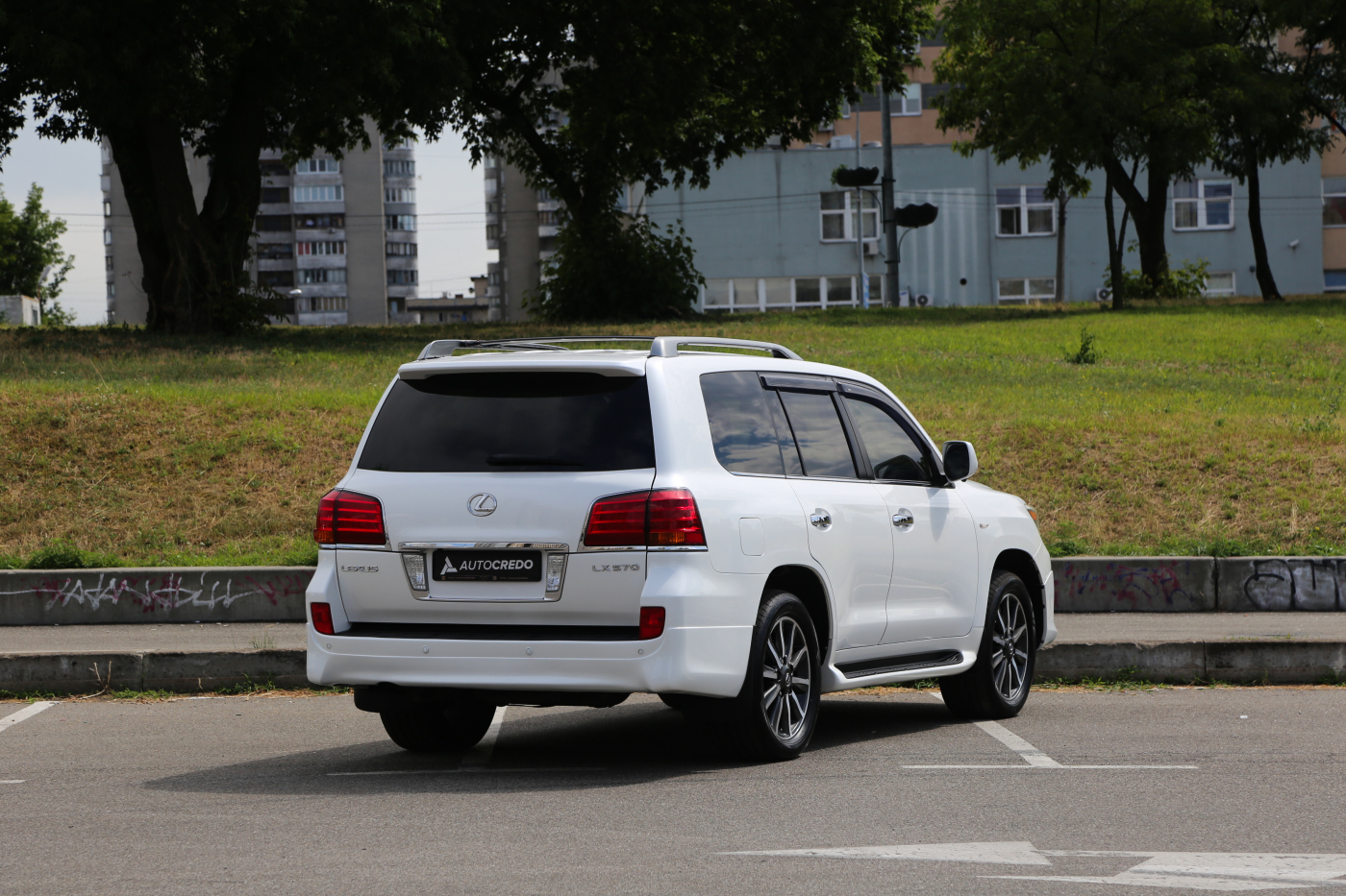 Lexus LX