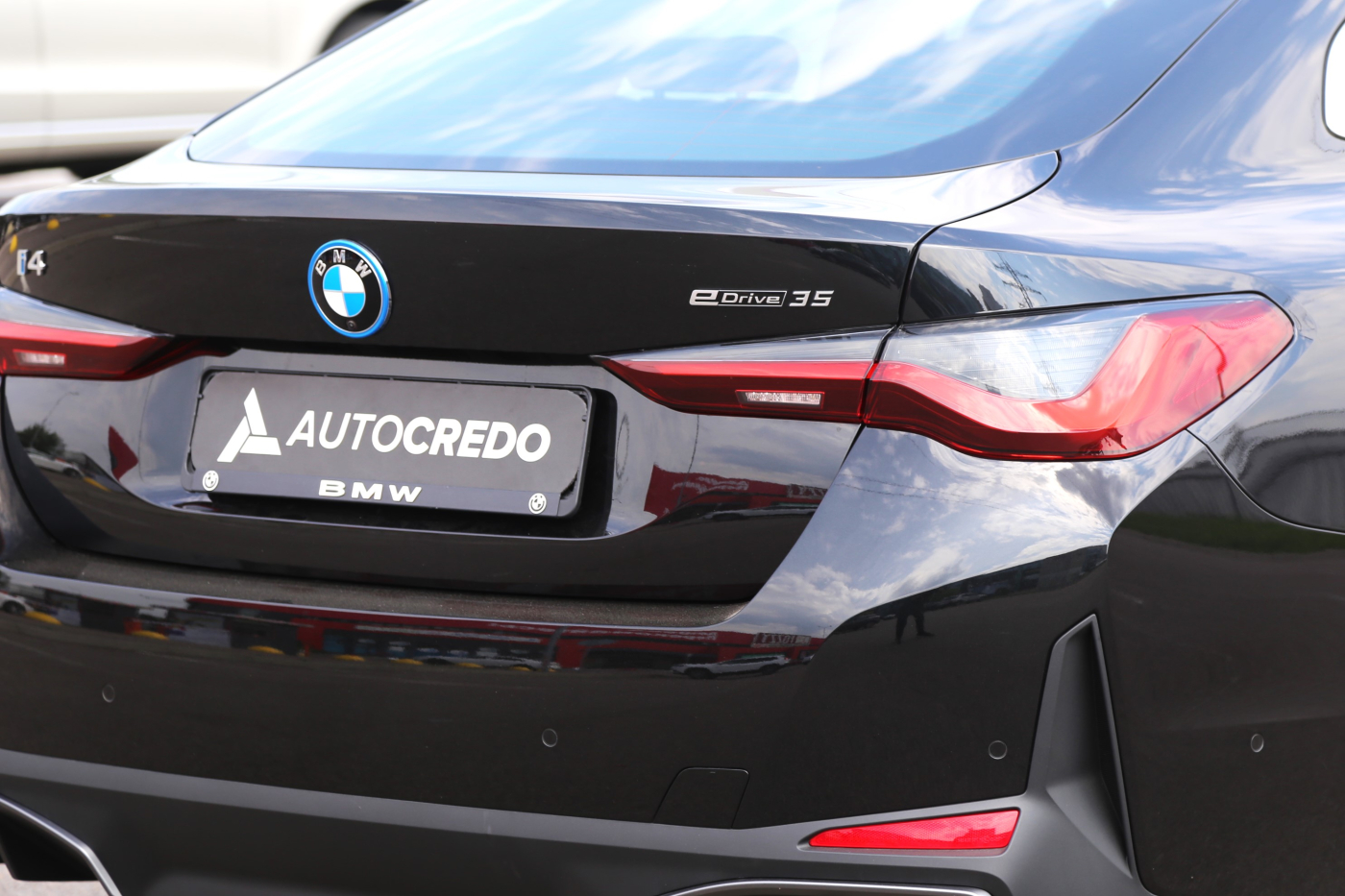 BMW i4