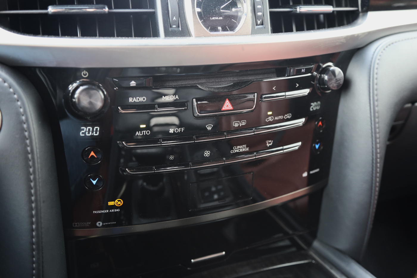 Lexus LX