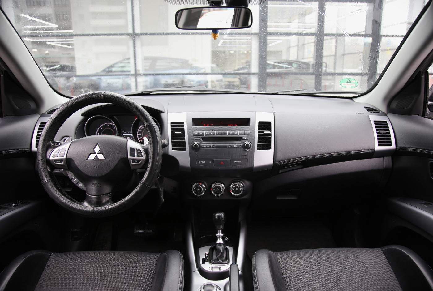 Mitsubishi Outlander XL